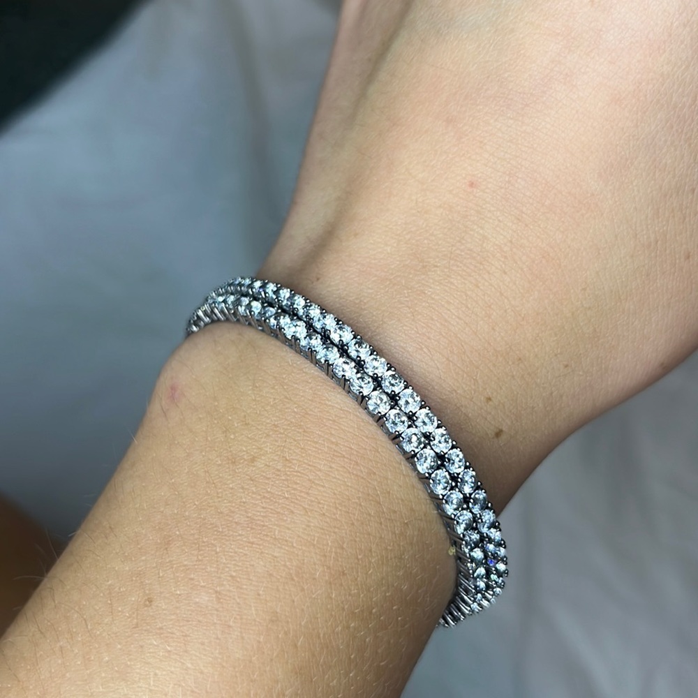 Diamond bracket wrap around